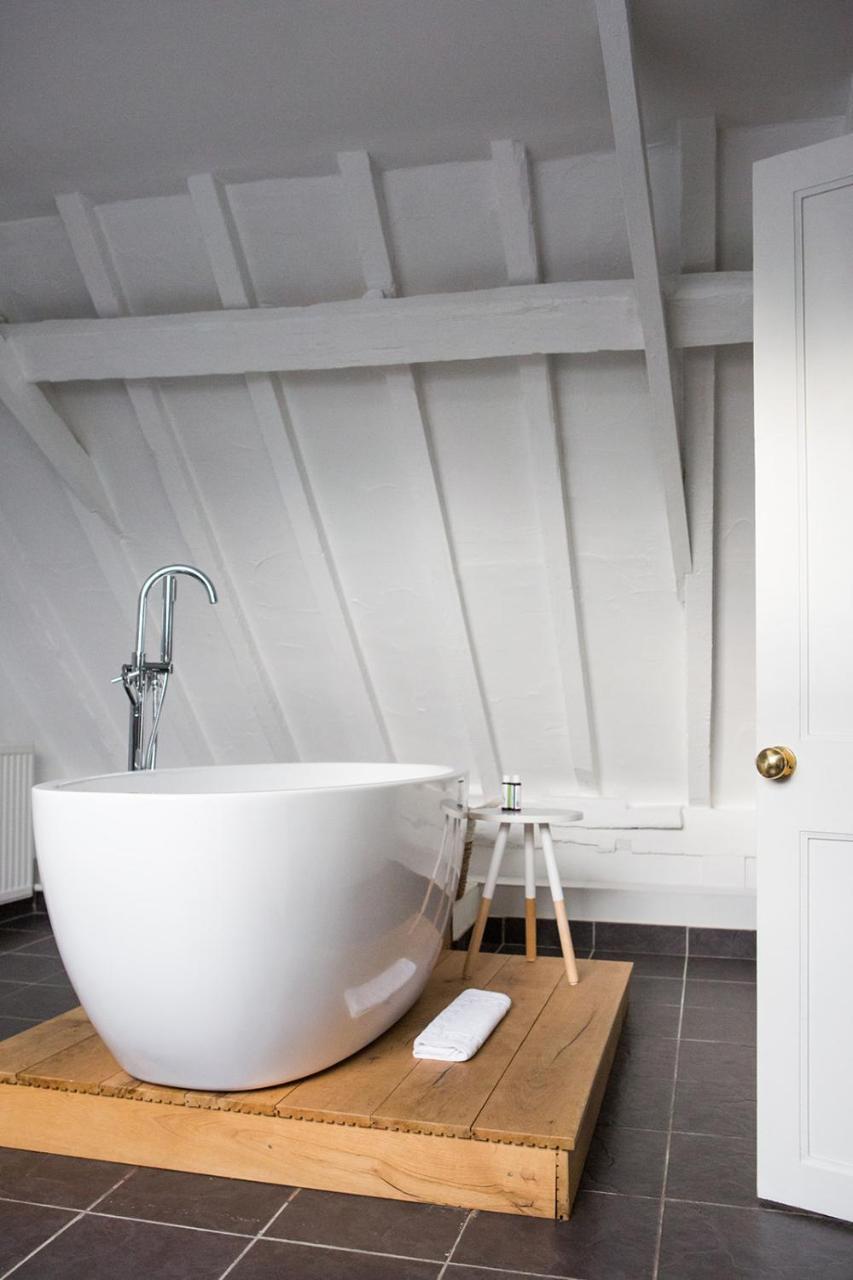 Whitehouse Rye Bed and Breakfast Exteriör bild A freestanding bathtub